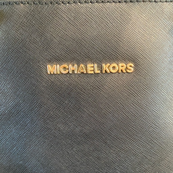 Michael Kors Purse - Picture 10 of 10
